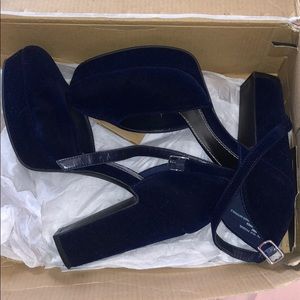 navy heels